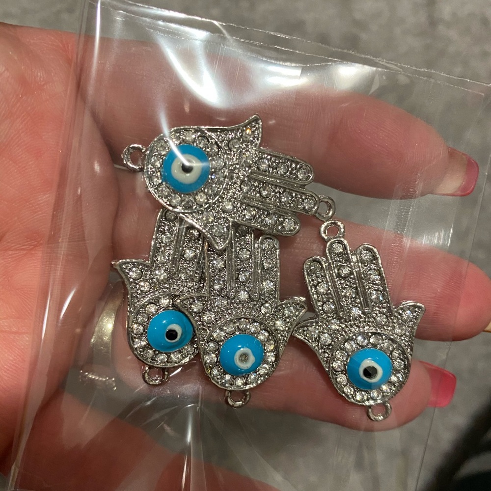 4 pcs large hamsa 🧿 hand charms - Picture 4 of 4
